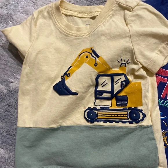 T-shirt / baby clothes Size 6 Months/ One Piece / 2 Piece EUC Carters And H&M - Picture 3 of 5
